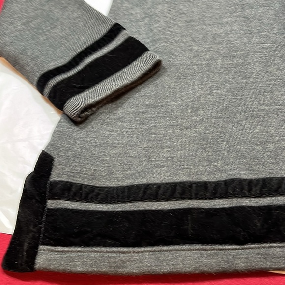 Soft Surroundings GRAY wool sweater BLACK velvet trim Runway Pullover womens Lrg - Picture 13 of 13